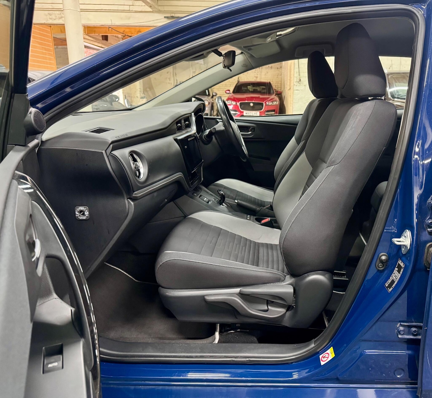 Used Toyota Auris 2018 for sale - 76690907: Photo 16