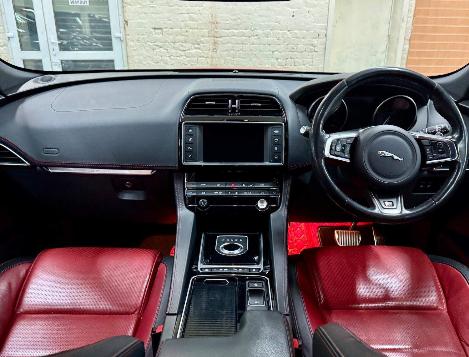 Used Jaguar F-Pace 2017 for sale - 77033584: Photo 14