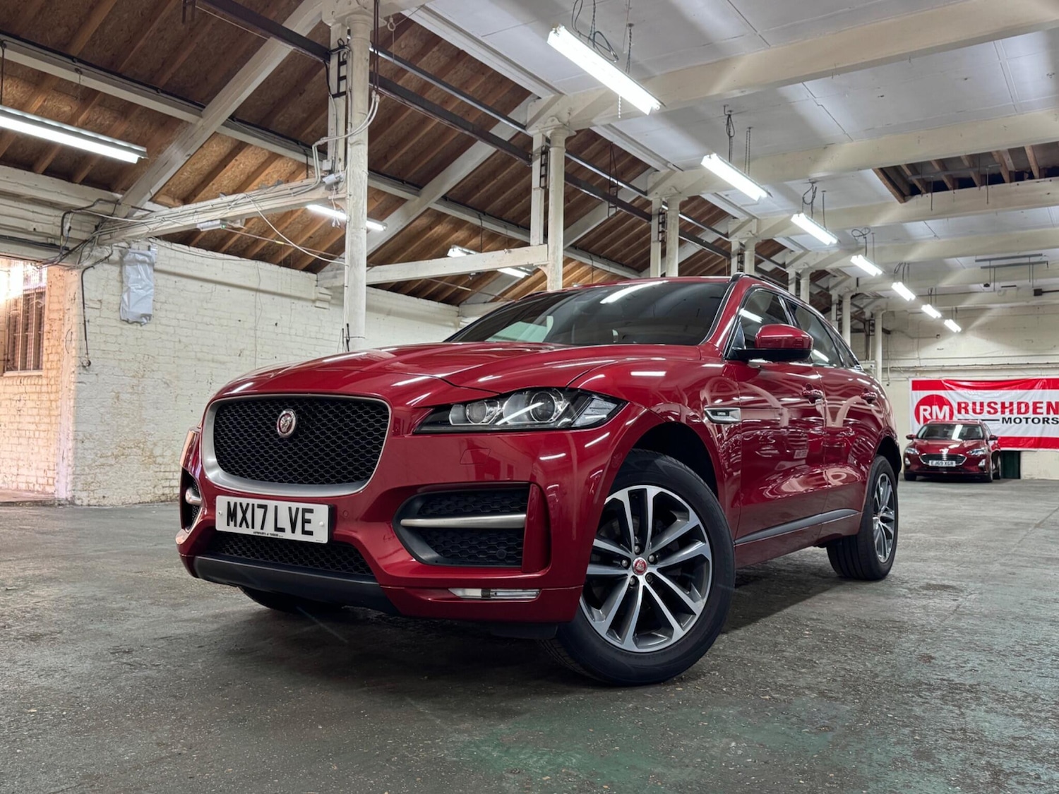 Used Jaguar F-Pace 2017 for sale - 77703311: Photo 2