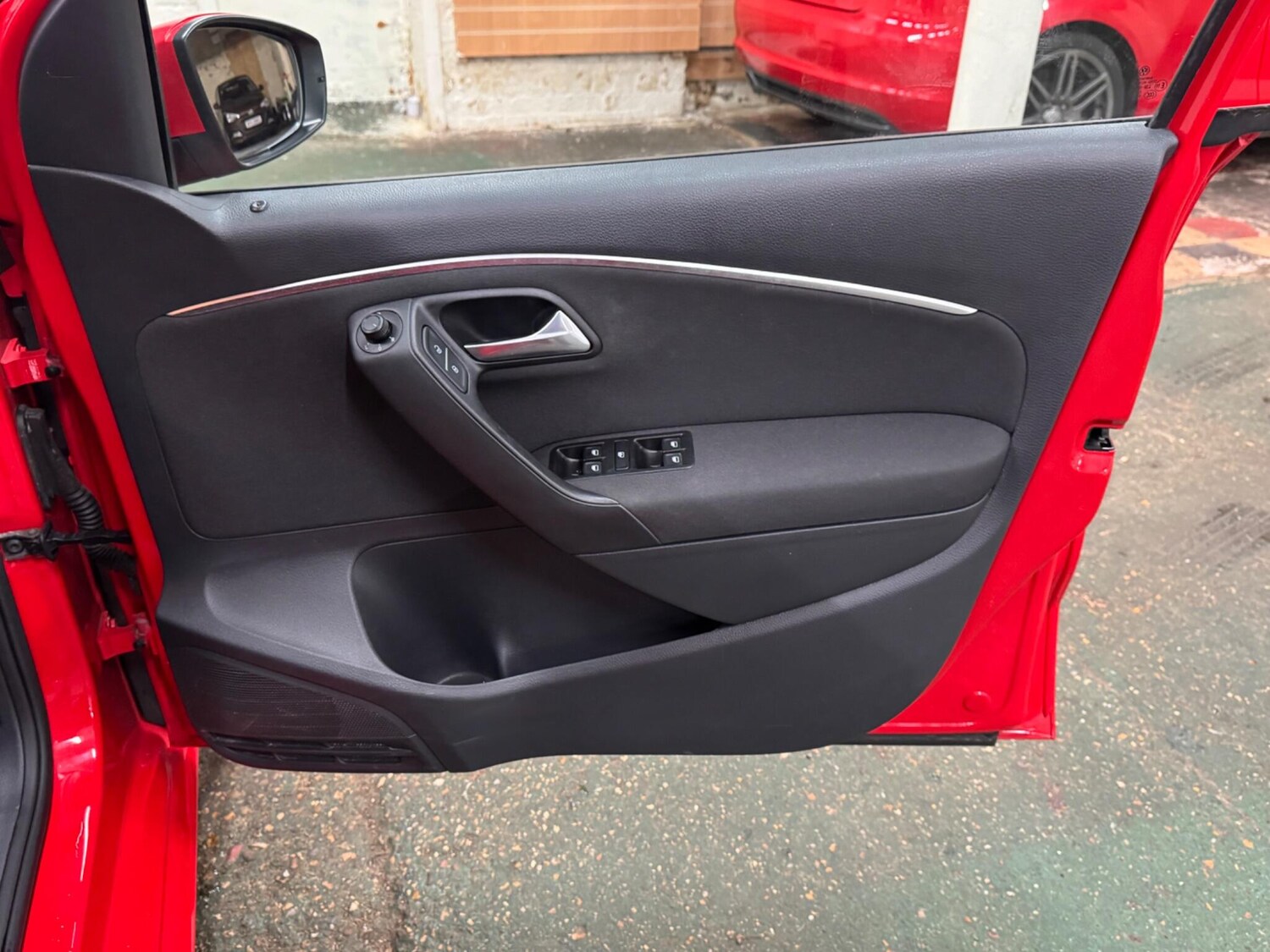 Used Volkswagen Polo 2015 for sale - 77560739: Photo 16