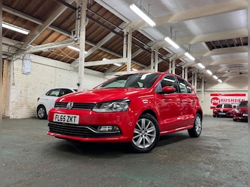 Used Volkswagen Polo 2015 for sale - 77560739: Photo