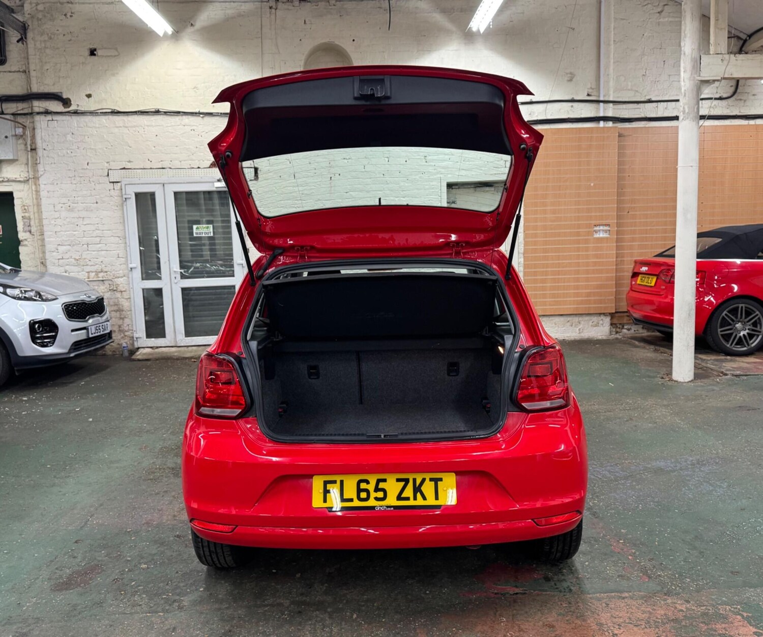 Used Volkswagen Polo 2015 for sale - 77560739: Photo 8