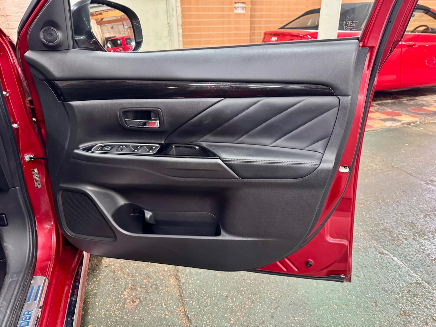 Used Mitsubishi Outlander 2016 for sale - 77533663: Photo 26