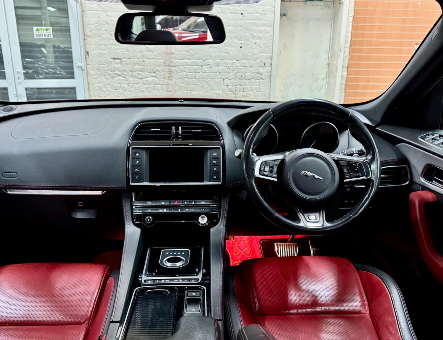 Used Jaguar F-Pace 2017 for sale - 76690898: Photo 13