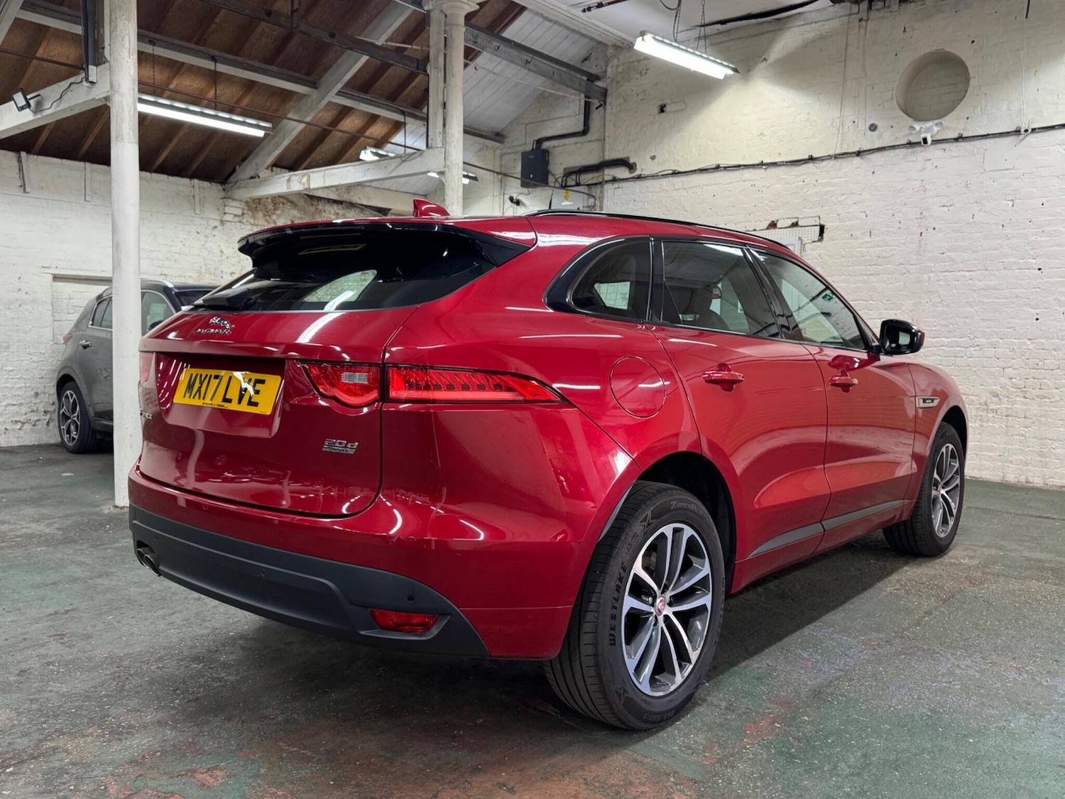 Used Jaguar F-Pace 2017 for sale - 76690898: Photo 9