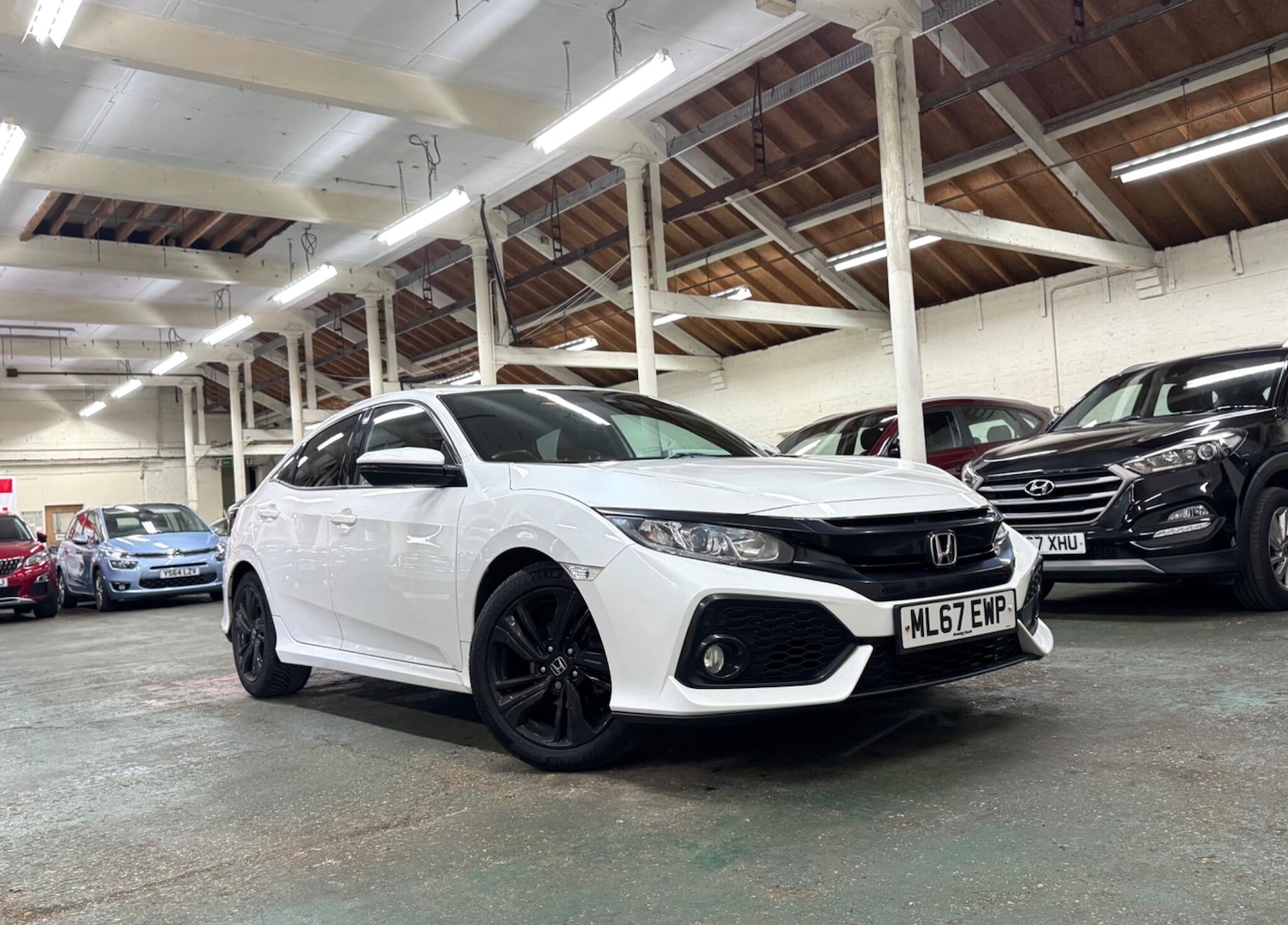 Used Honda Civic 2017 for sale - 76690903: Photo 1