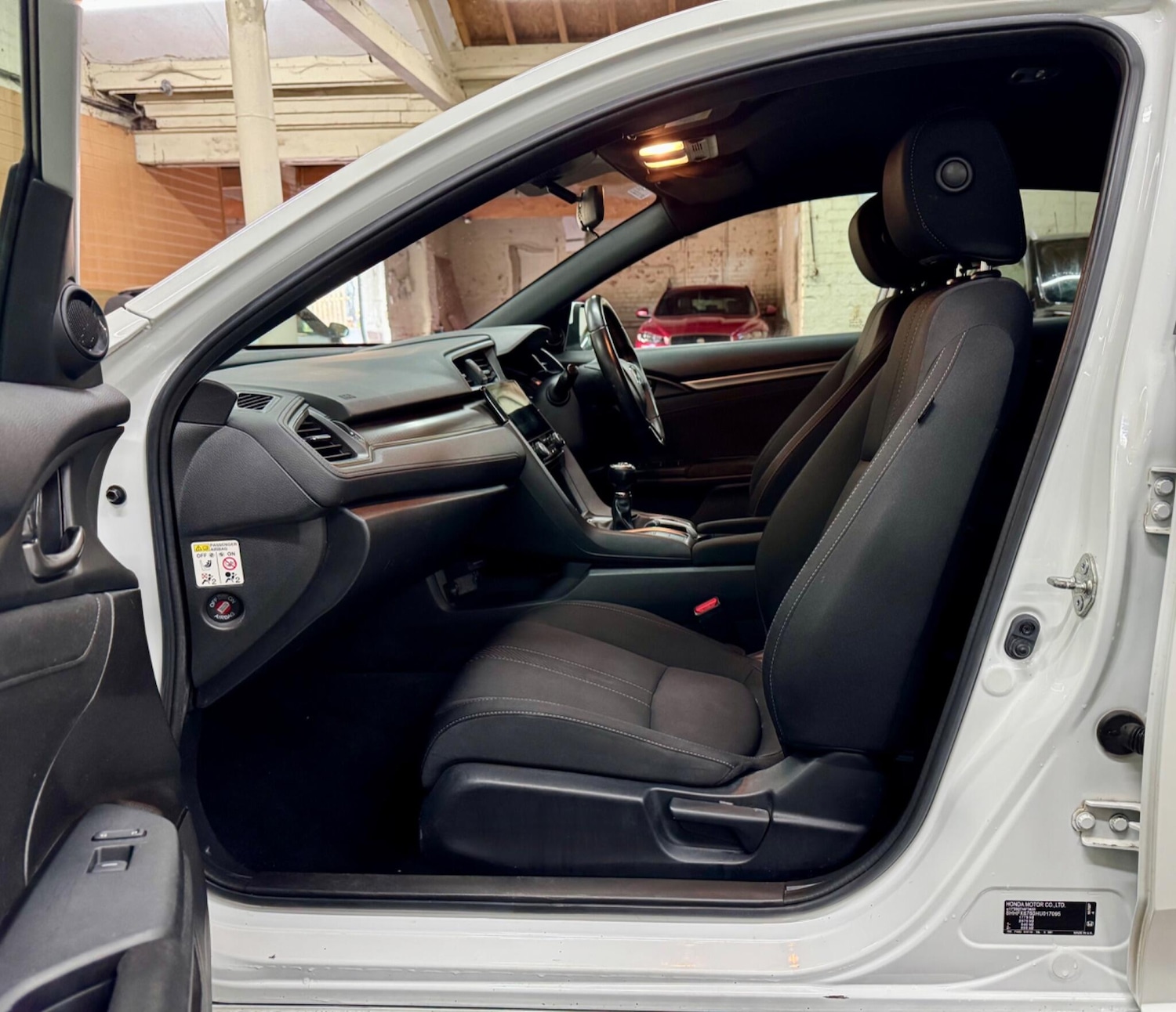 Used Honda Civic 2017 for sale - 76690903: Photo 16