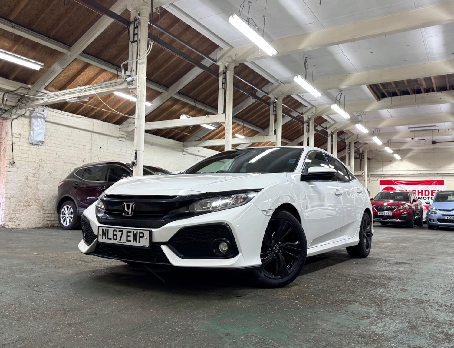 Used Honda Civic 2017 for sale - 76690903: Photo 2