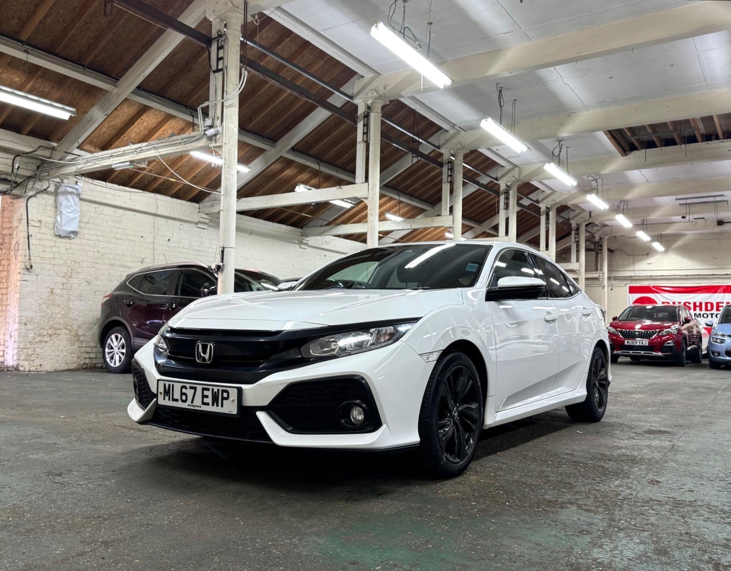 Used Honda Civic 2017 for sale - 76690903: Photo 4