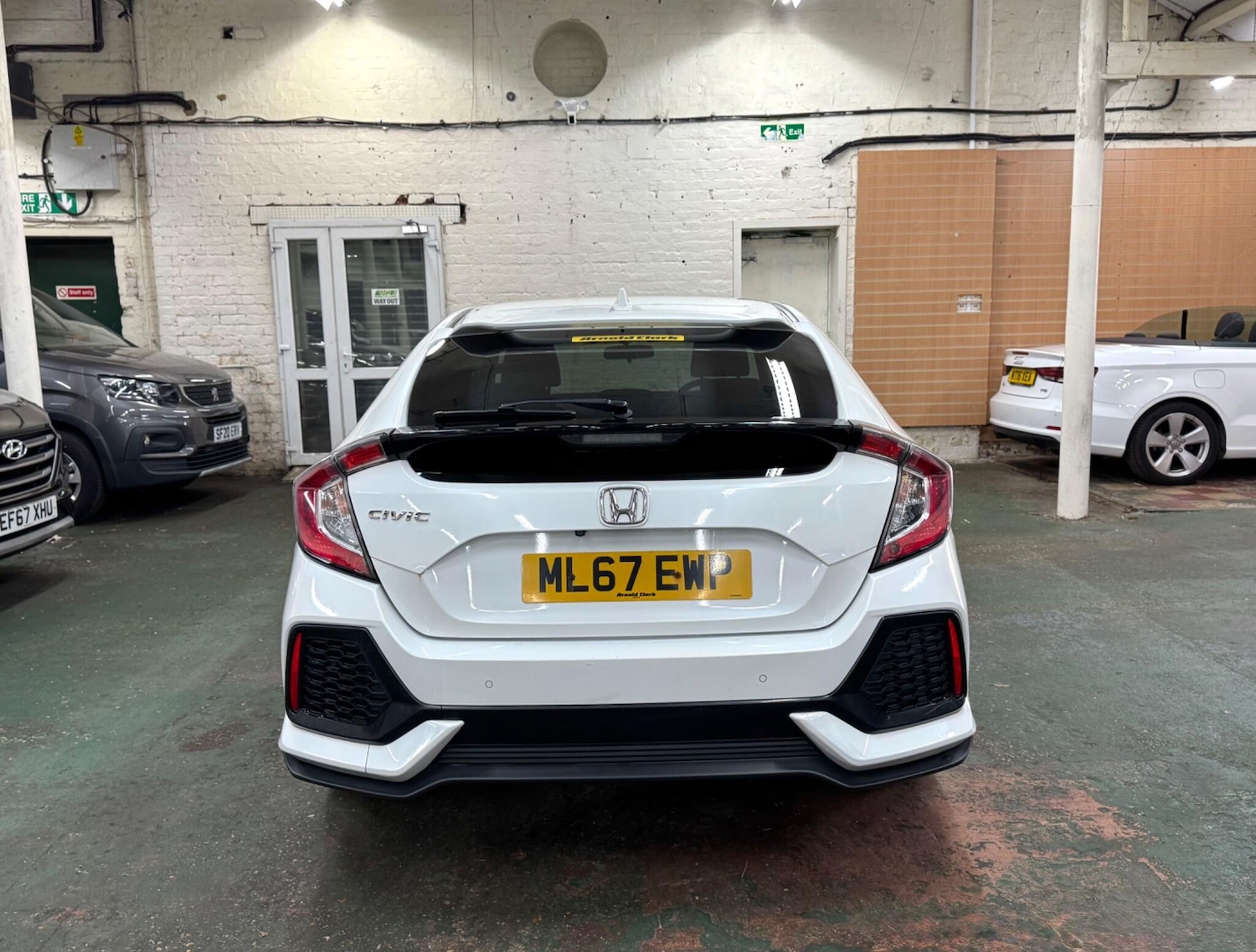 Used Honda Civic 2017 for sale - 76690903: Photo 7