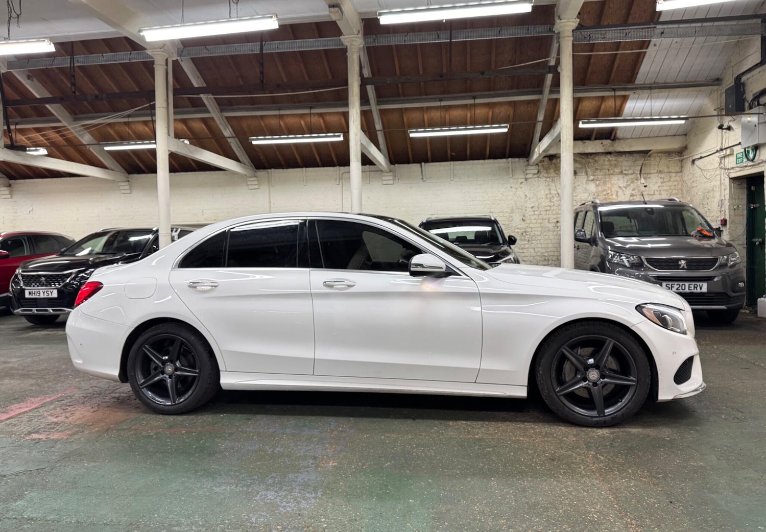 Used Mercedes-Benz C Class 2016 for sale - 76690902: Photo 10