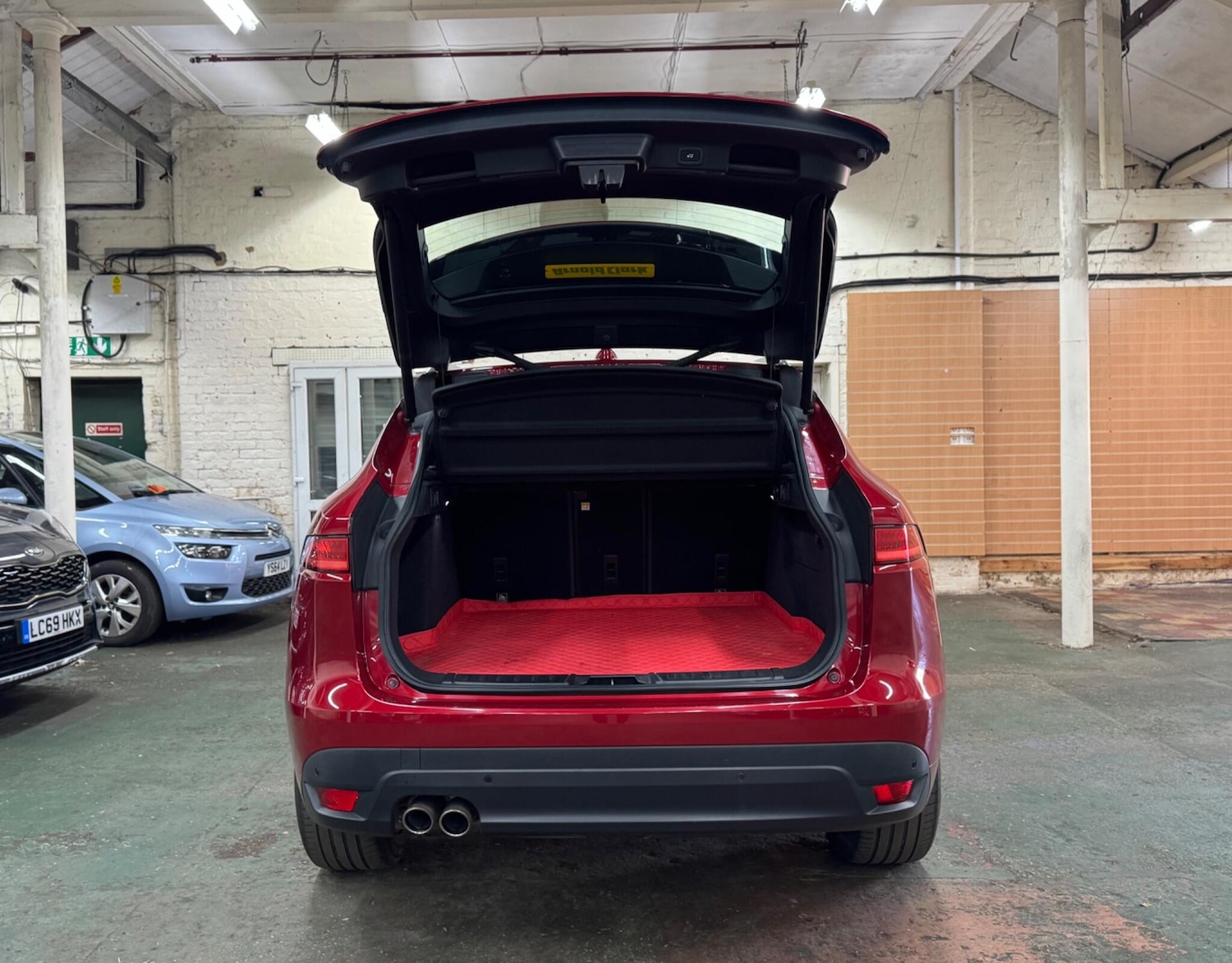 Used Jaguar F-Pace 2017 for sale - 77805012: Photo 8