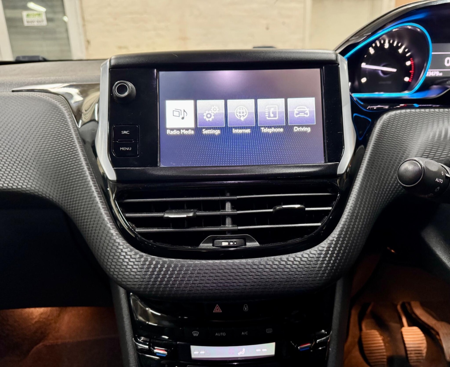 Used Peugeot 2008 2015 for sale - 77804996: Photo 21