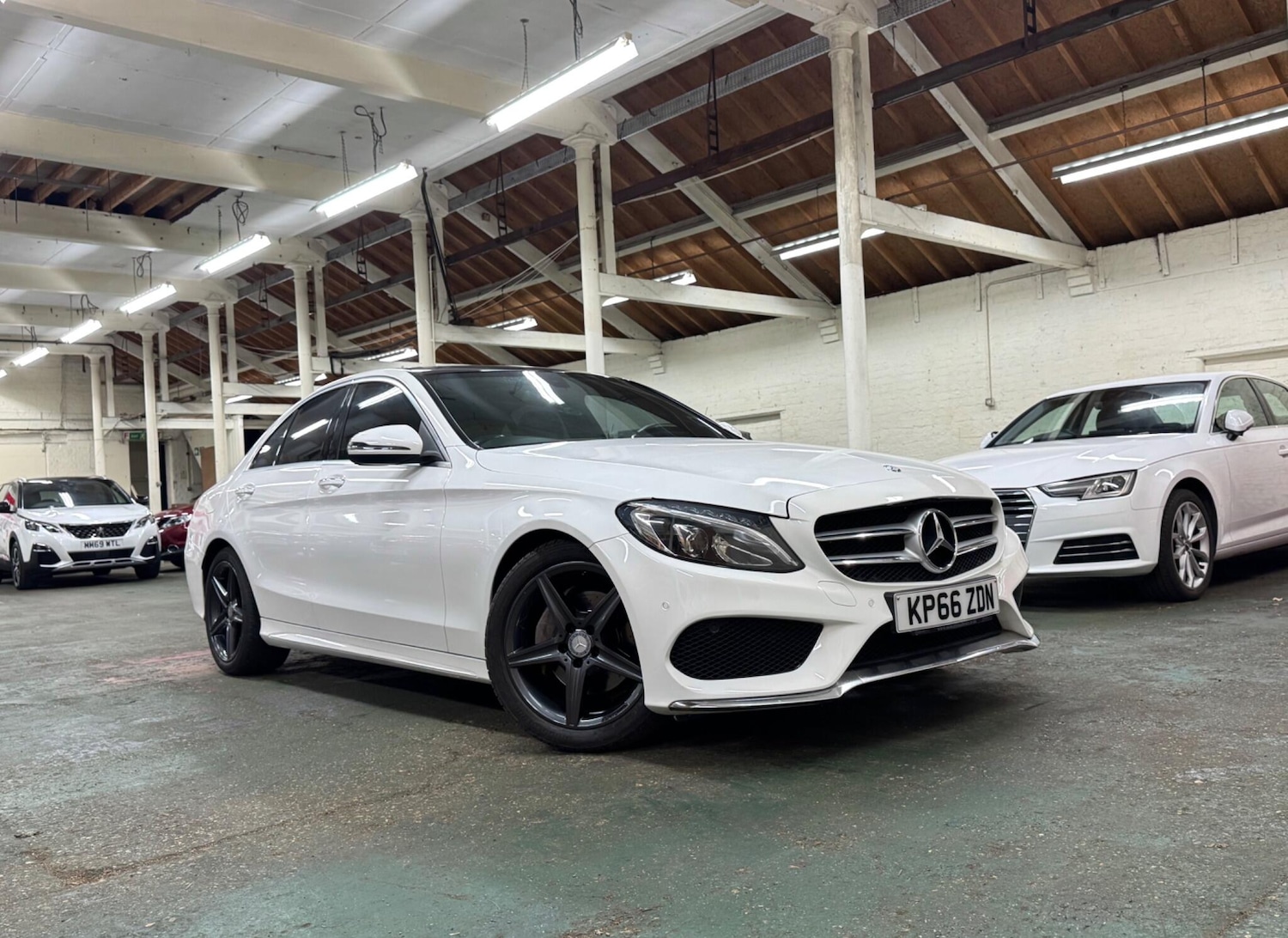 Used Mercedes-Benz C Class 2016 for sale - 76985687: Photo 1