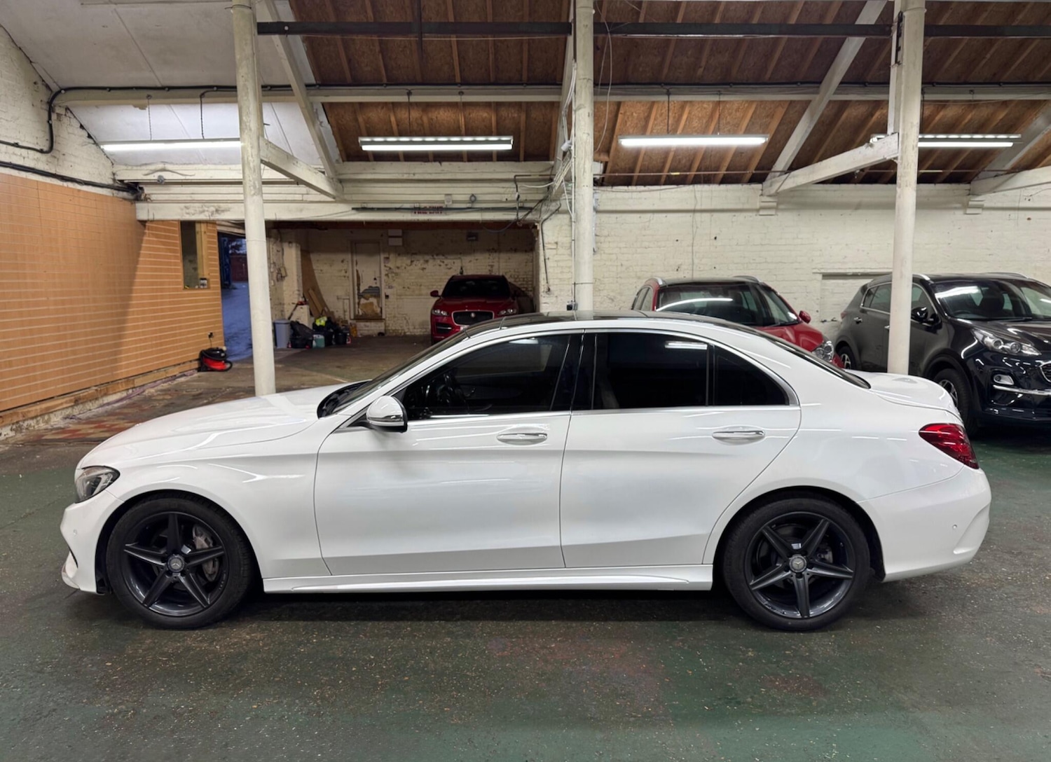 Used Mercedes-Benz C Class 2016 for sale - 76985687: Photo 5