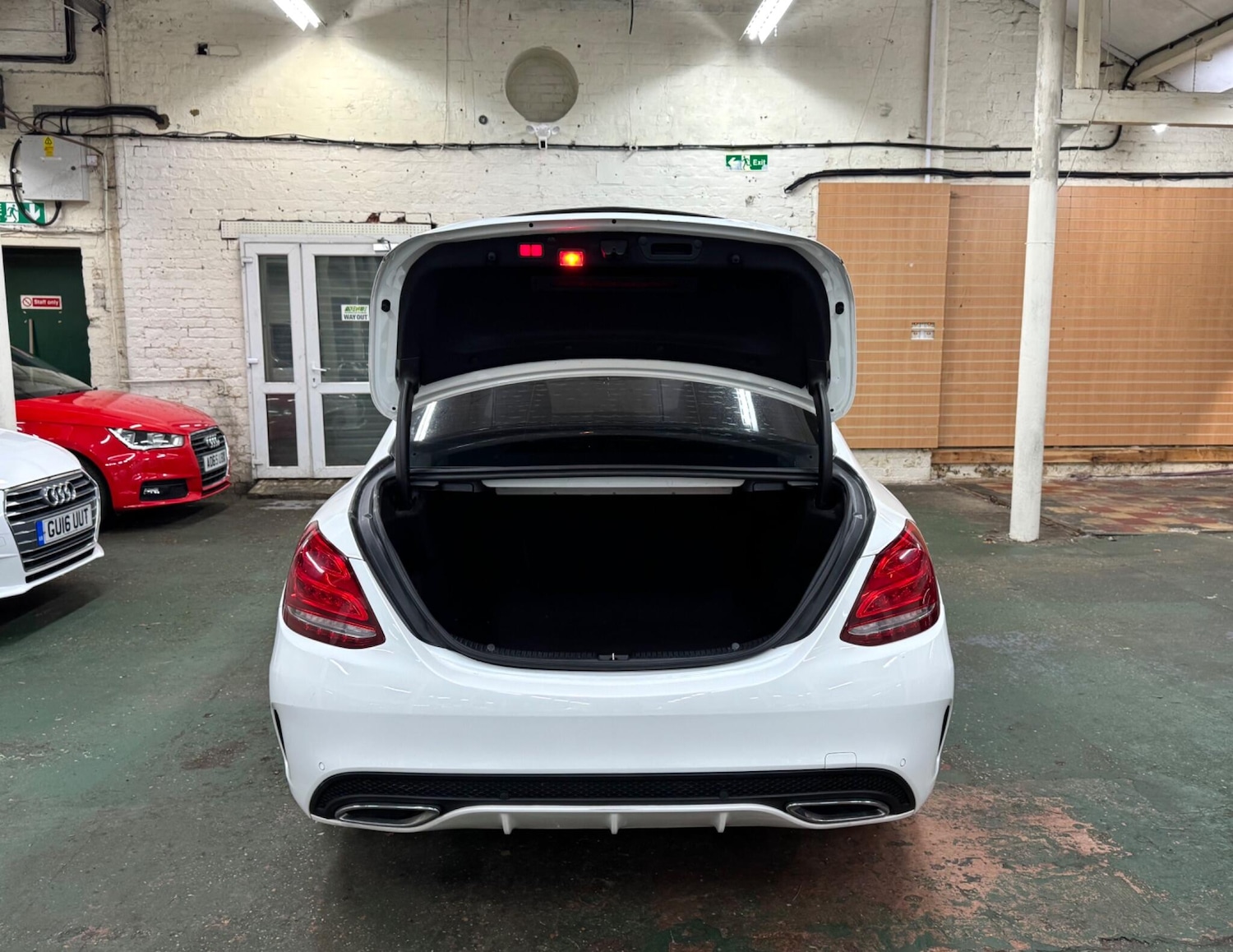 Used Mercedes-Benz C Class 2016 for sale - 76985687: Photo 8