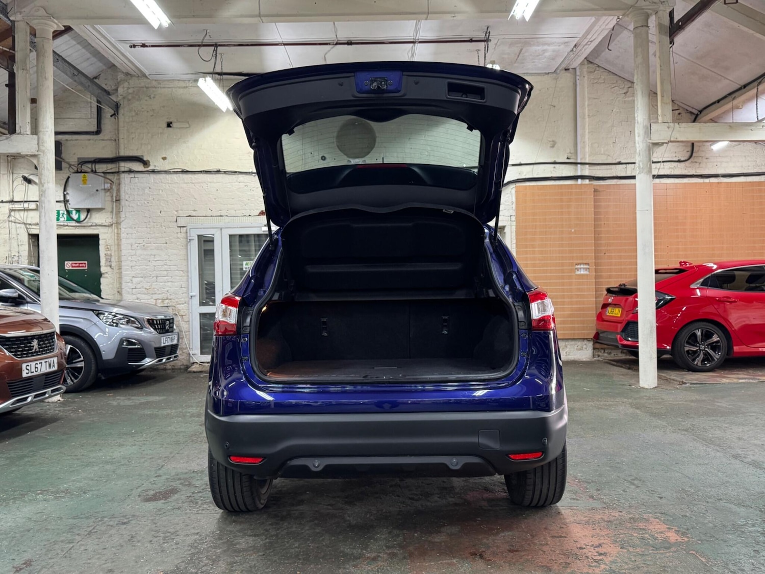 Used Nissan Qashqai 2017 for sale - 77563664: Photo 8