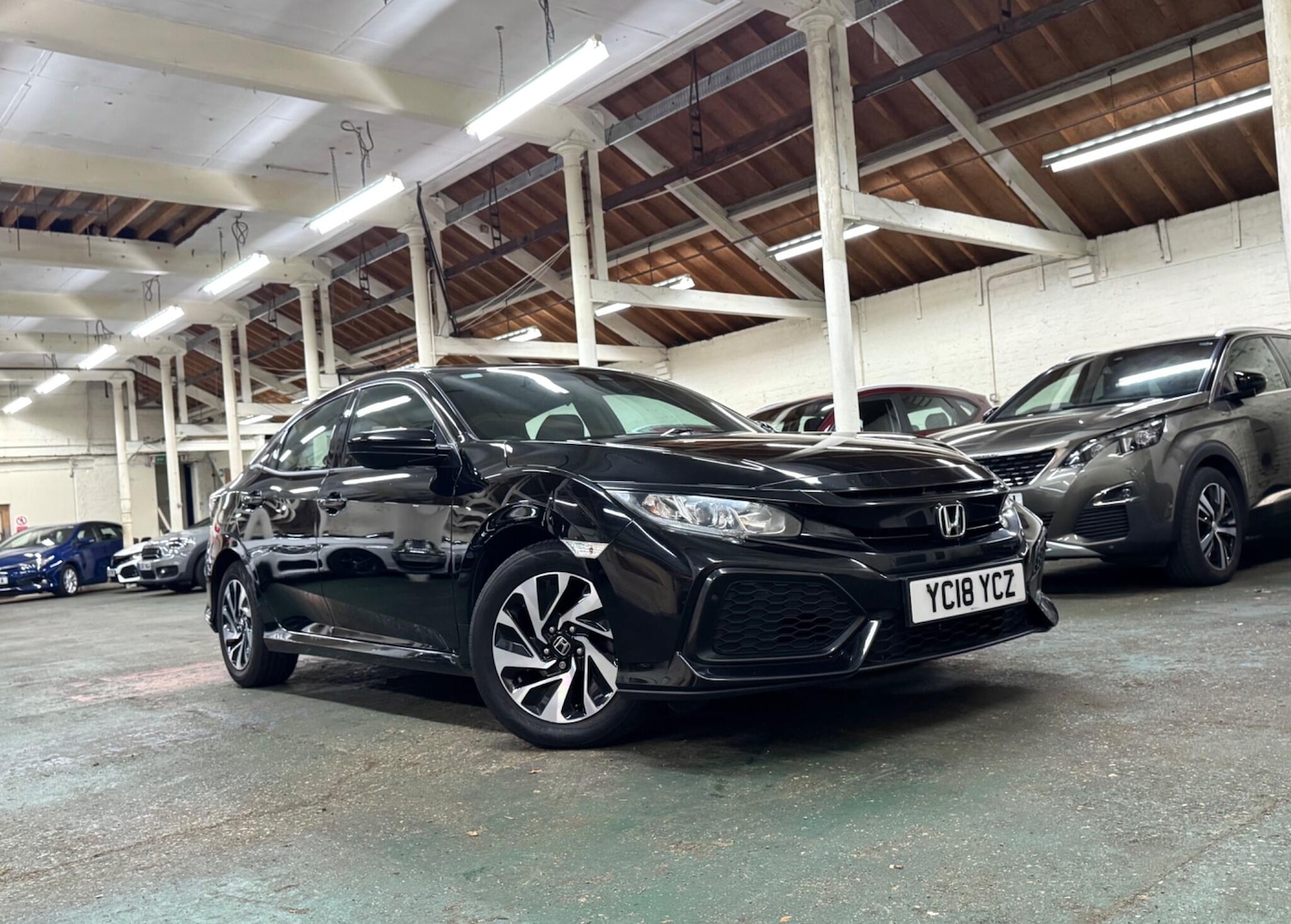 Used Honda Civic 2018 for sale - 76690913: Photo 1