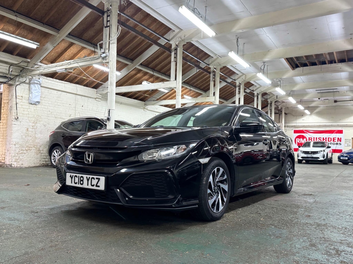 Used Honda Civic 2018 for sale - 76690913: Photo 4