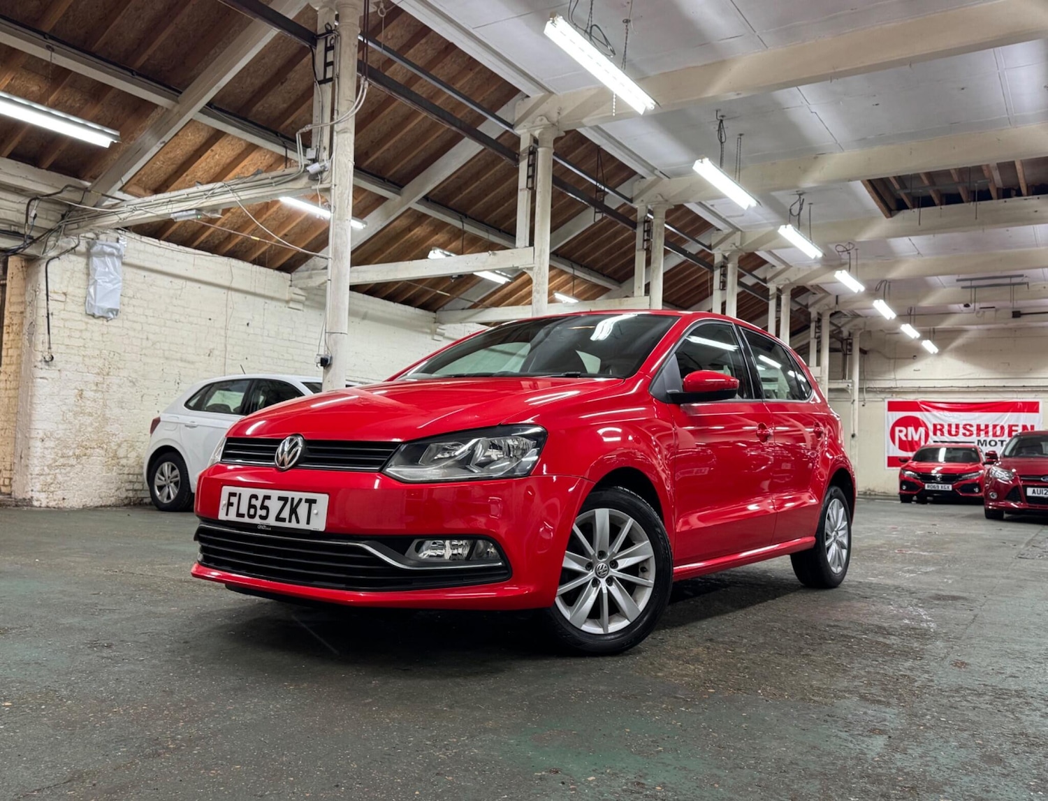 Used Volkswagen Polo 2015 for sale - 77552494: Photo 2