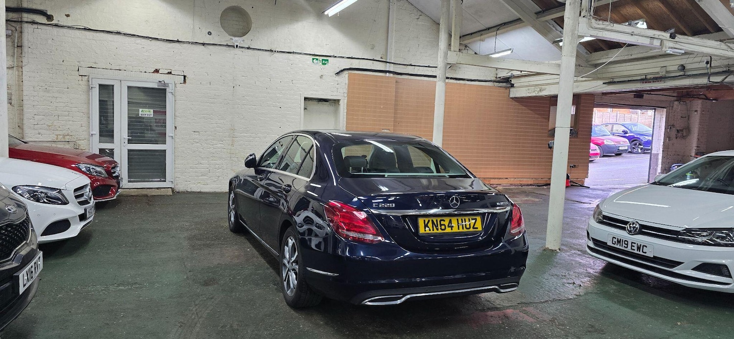 Used Mercedes-Benz C Class 2015 for sale - 77715567: Photo 4