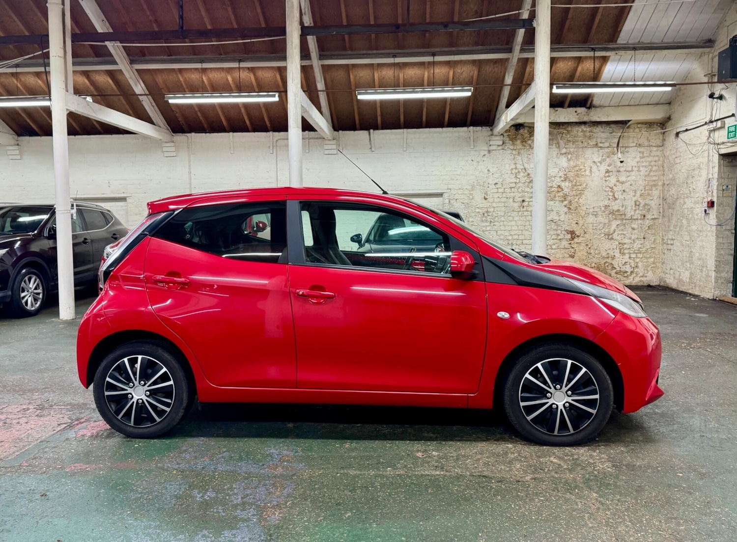 Used Toyota AYGO 2018 for sale - 76888941: Photo 10