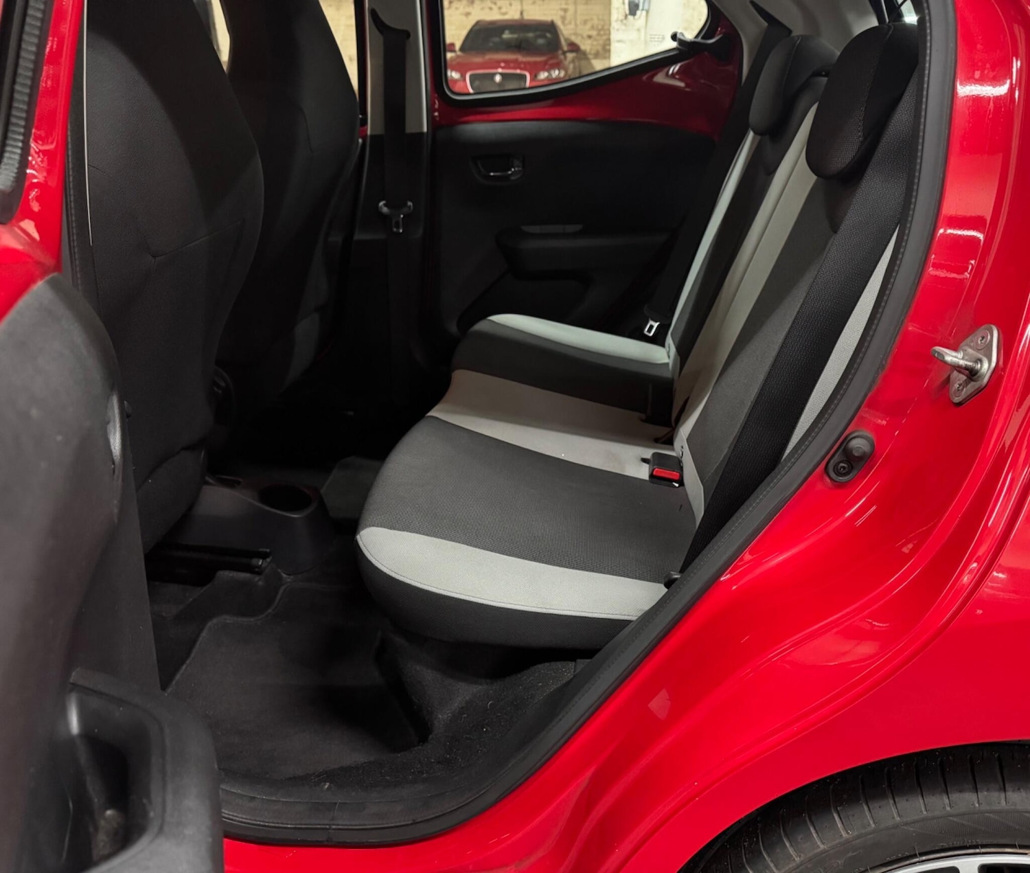 Used Toyota AYGO 2018 for sale - 76888941: Photo 18