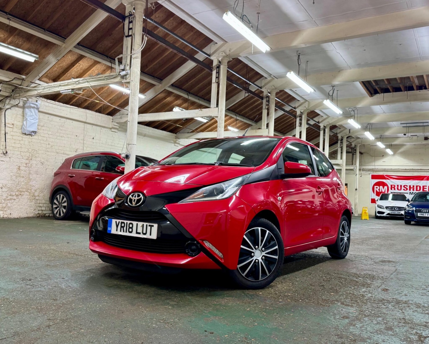 Used Toyota AYGO 2018 for sale - 76888941: Photo 2