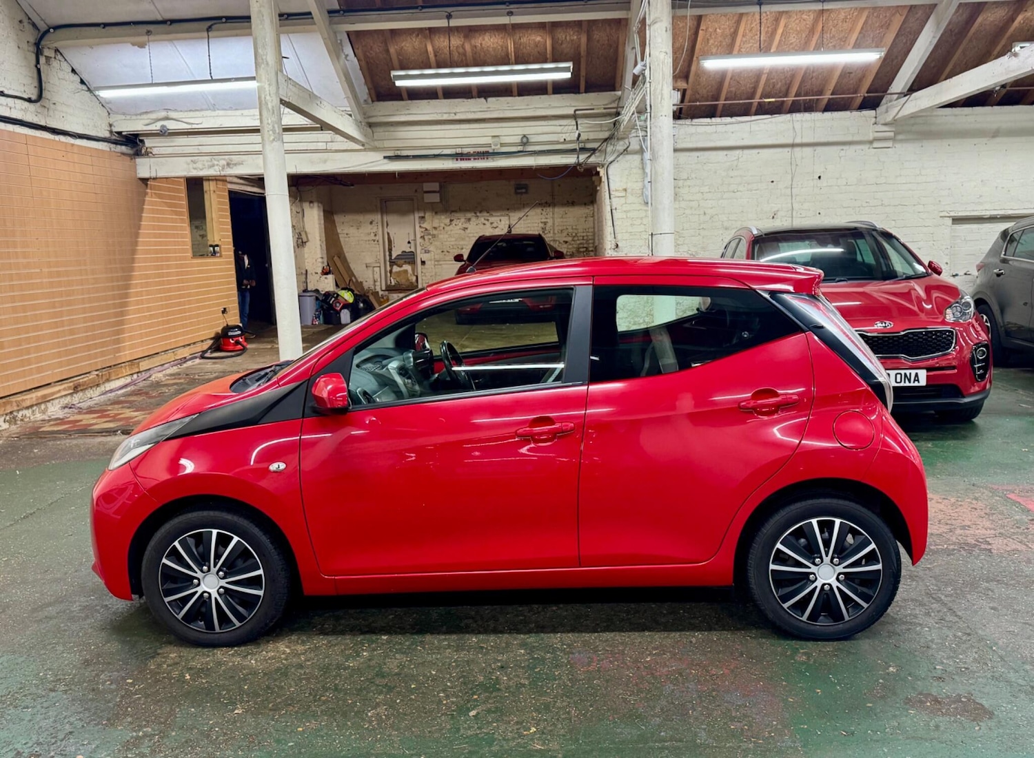 Used Toyota AYGO 2018 for sale - 76888941: Photo 5