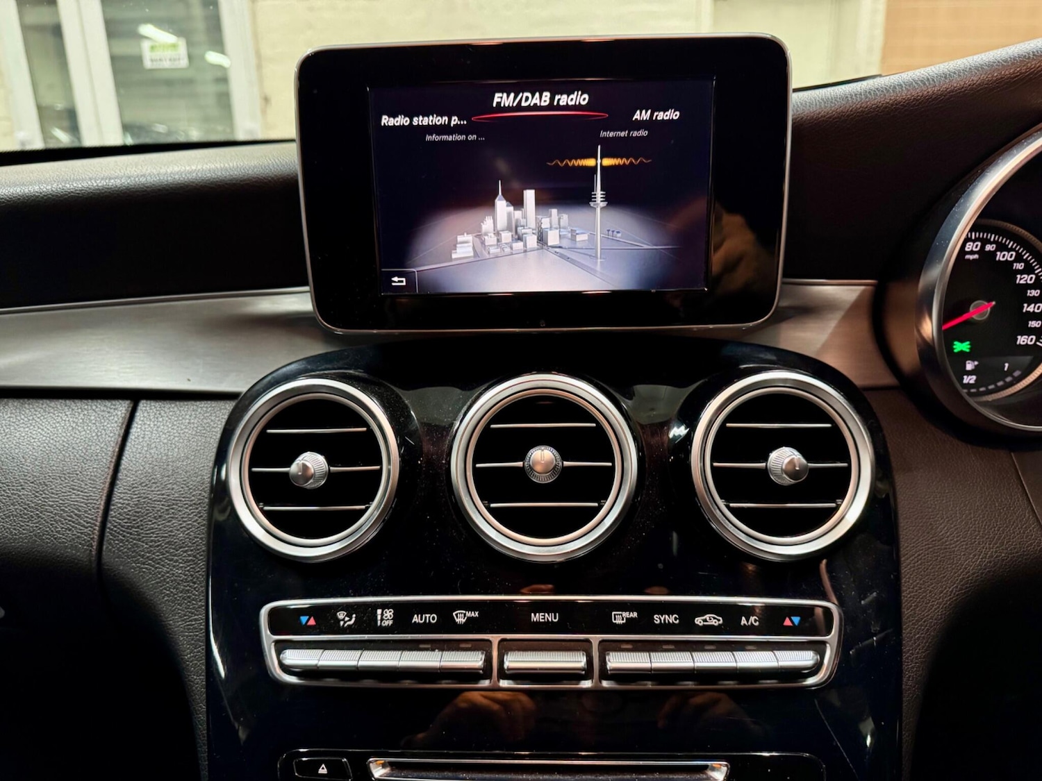 Used Mercedes-Benz C Class 2014 for sale - 77394214: Photo 19