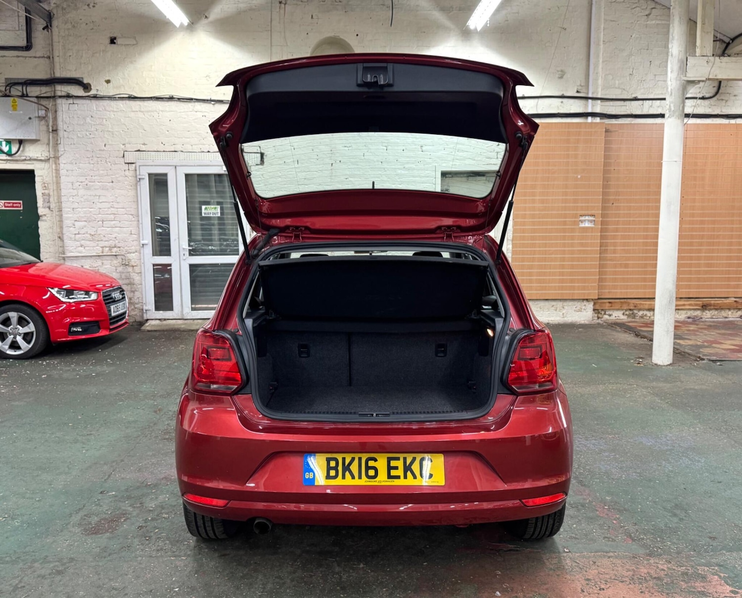 Used Volkswagen Polo 2016 for sale - 77205807: Photo 8