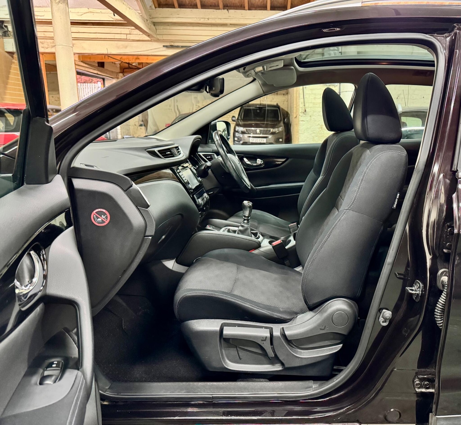 Used Nissan Qashqai 2015 for sale - 76690892: Photo 17