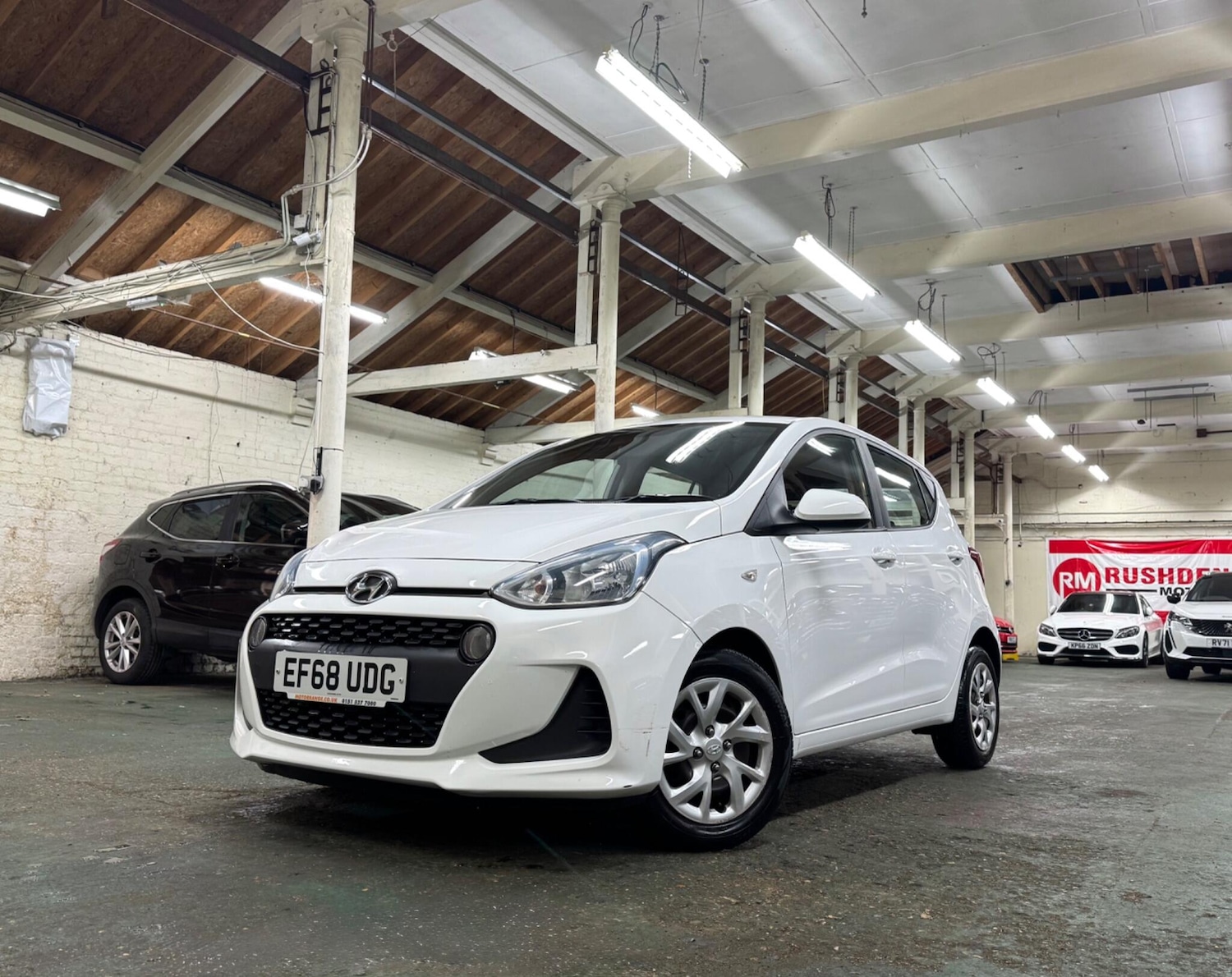 Used Hyundai i10 2019 for sale - 76690909: Photo 2