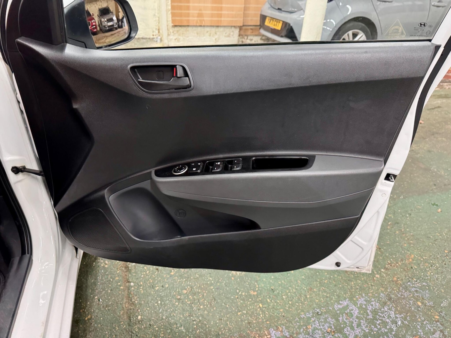 Used Hyundai i10 2019 for sale - 76690909: Photo 21