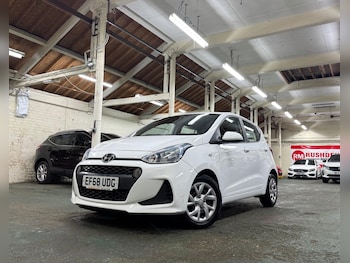 Used Hyundai i10 2019 for sale - 76690909: Photo