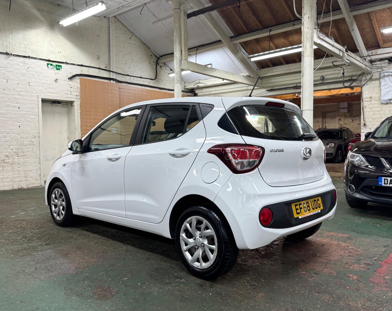 Used Hyundai i10 2019 for sale - 76690909: Photo 6