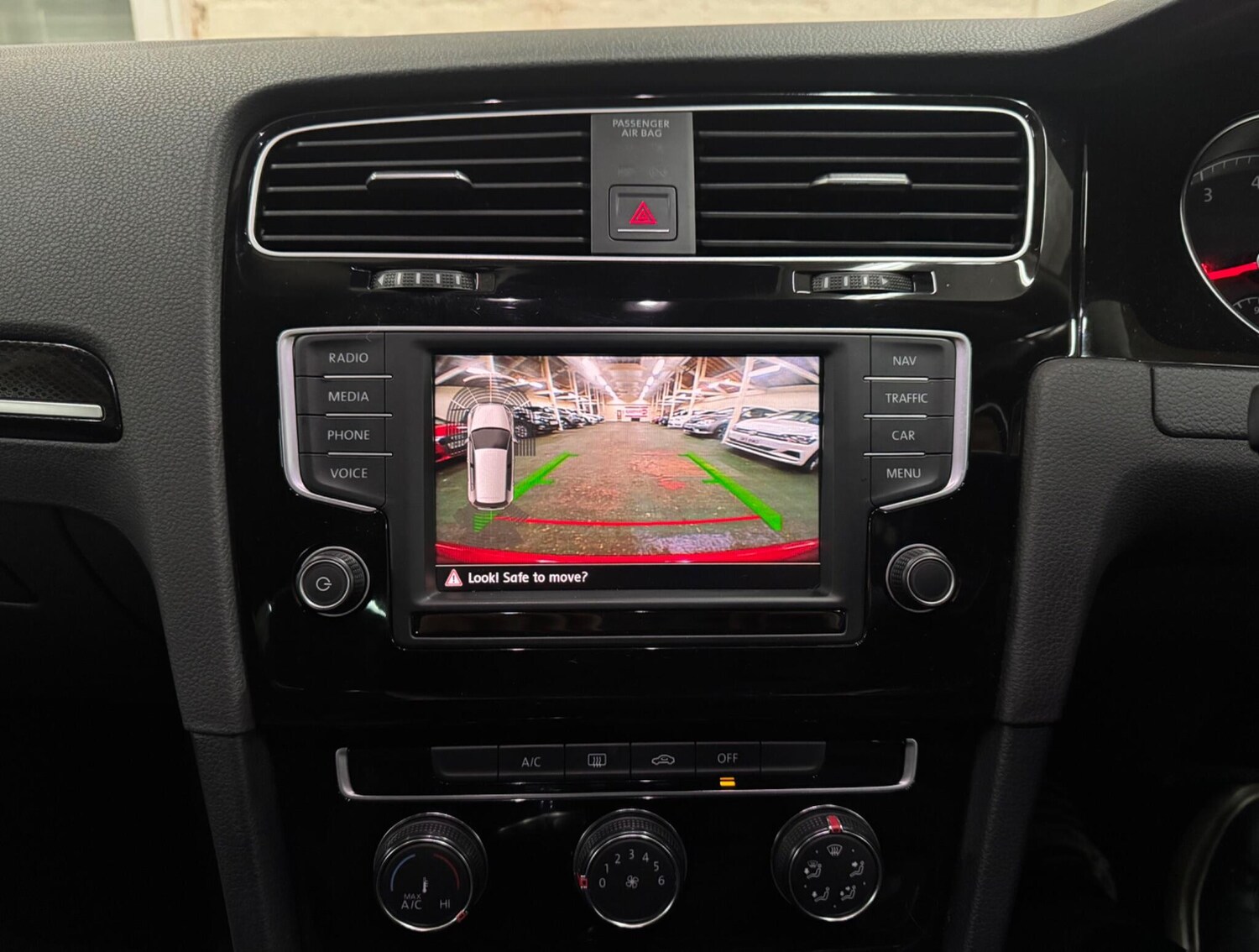 Used Volkswagen Golf 2015 for sale - 77421228: Photo 24