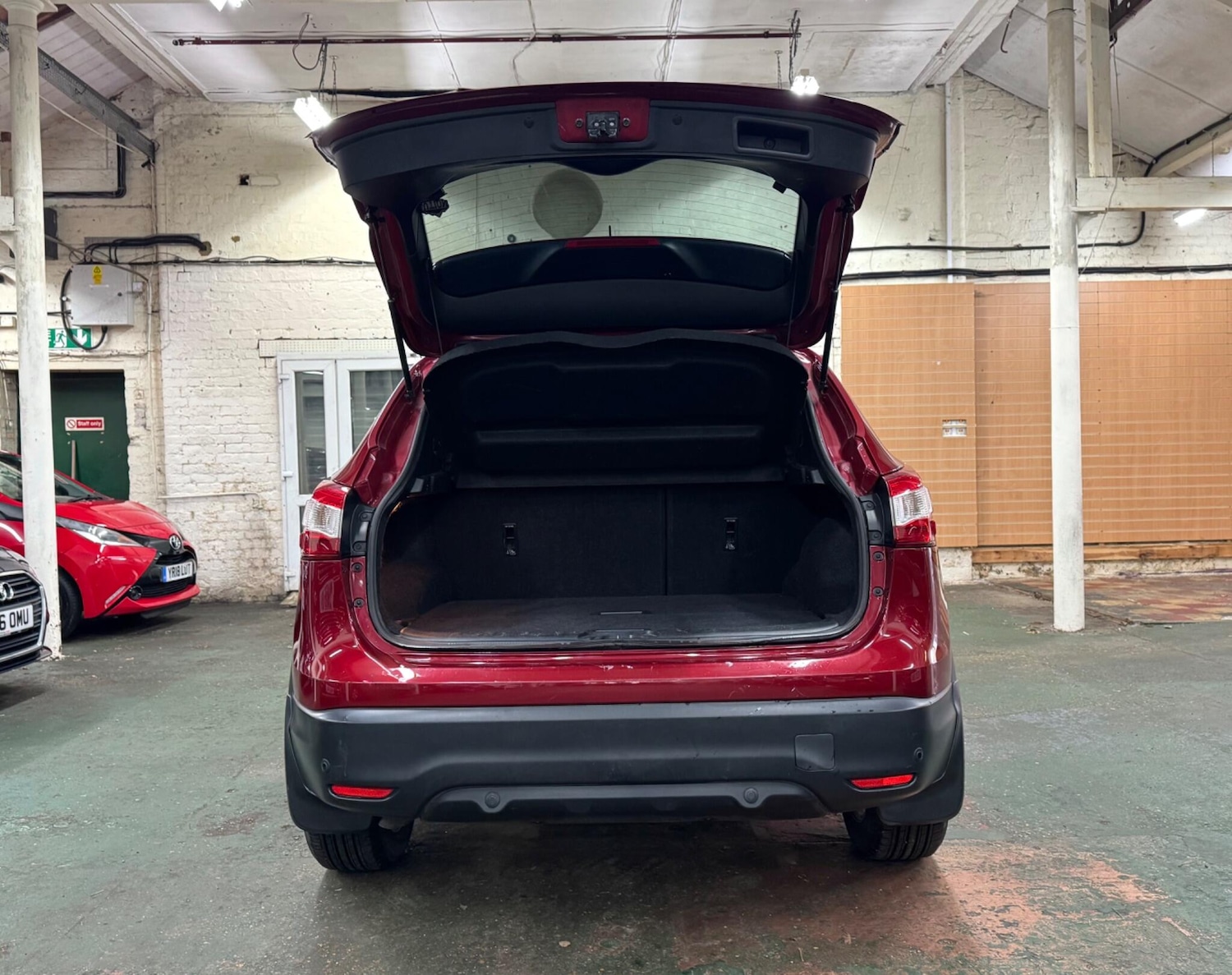 Used Nissan Qashqai 2016 for sale - 76856585: Photo 8