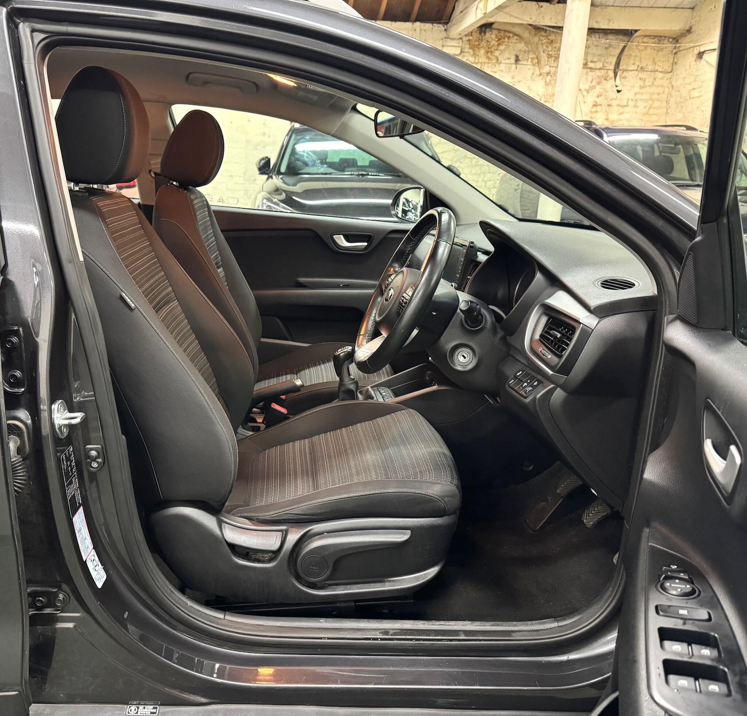 Used Kia Stonic 2019 for sale - 77421227: Photo 15