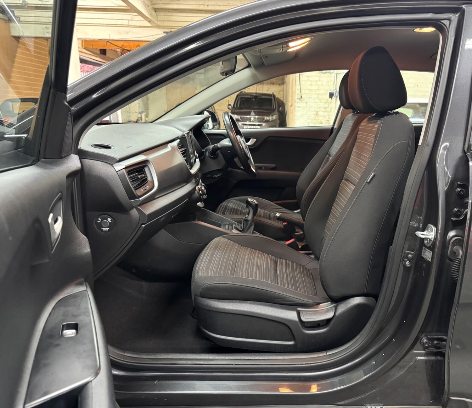 Used Kia Stonic 2019 for sale - 77421227: Photo 16