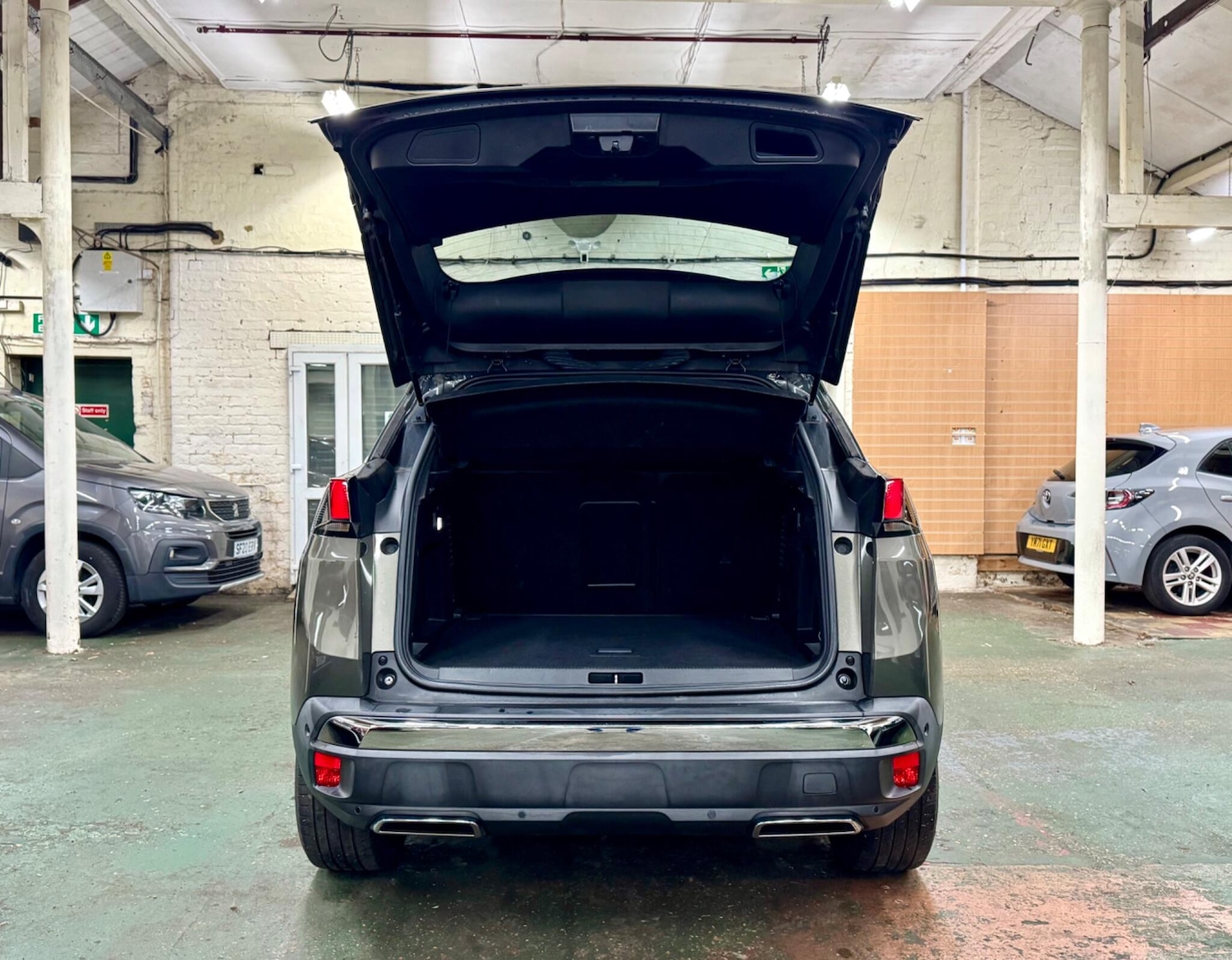 Used Peugeot 3008 2018 for sale - 76690908: Photo 8