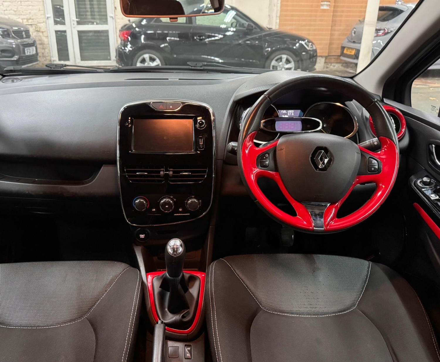 Used Renault Clio 2013 for sale - 76690910: Photo 13