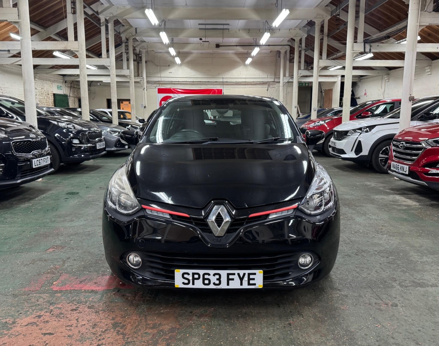 Used Renault Clio 2013 for sale - 76690910: Photo 3