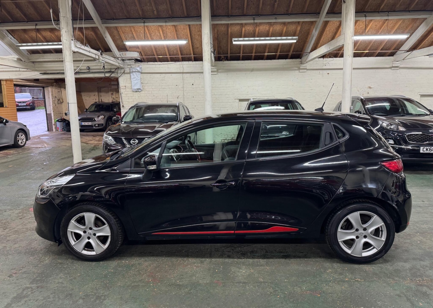Used Renault Clio 2013 for sale - 76690910: Photo 5