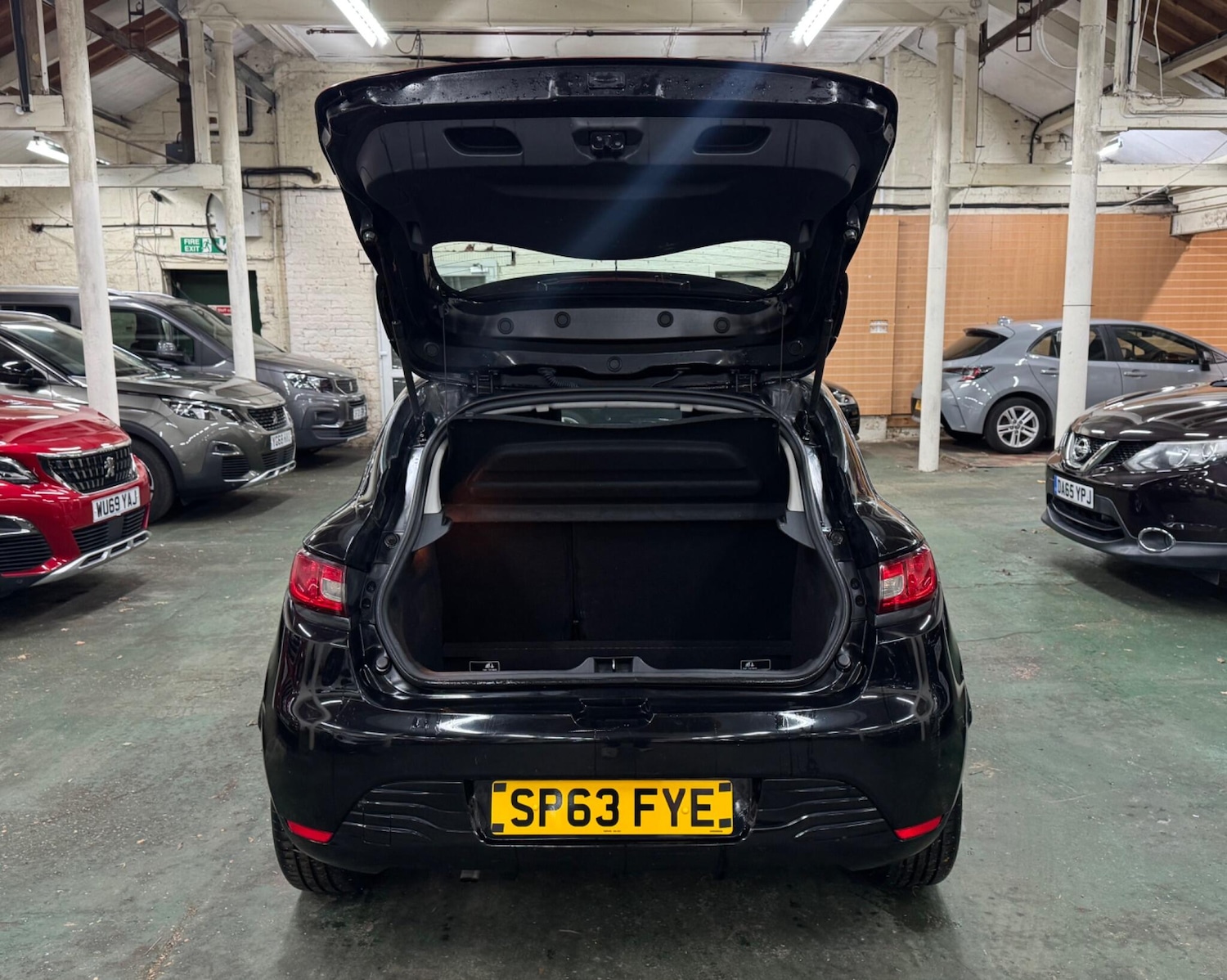 Used Renault Clio 2013 for sale - 76690910: Photo 8