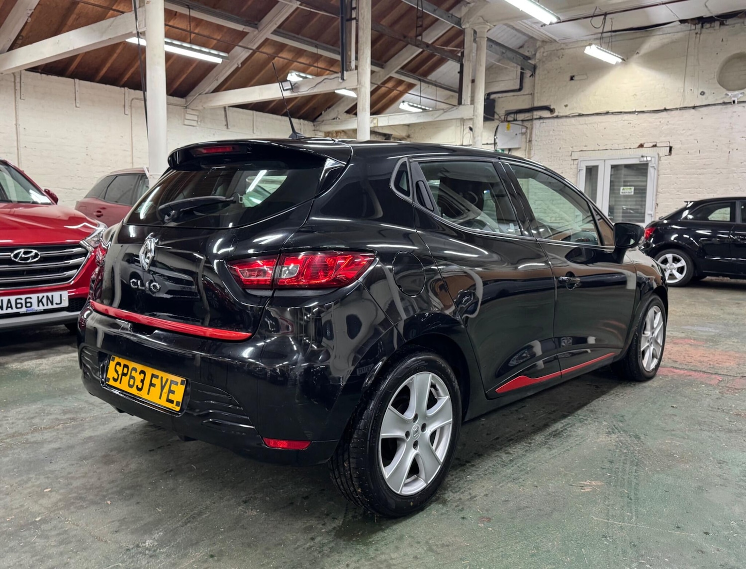 Used Renault Clio 2013 for sale - 76690910: Photo 9