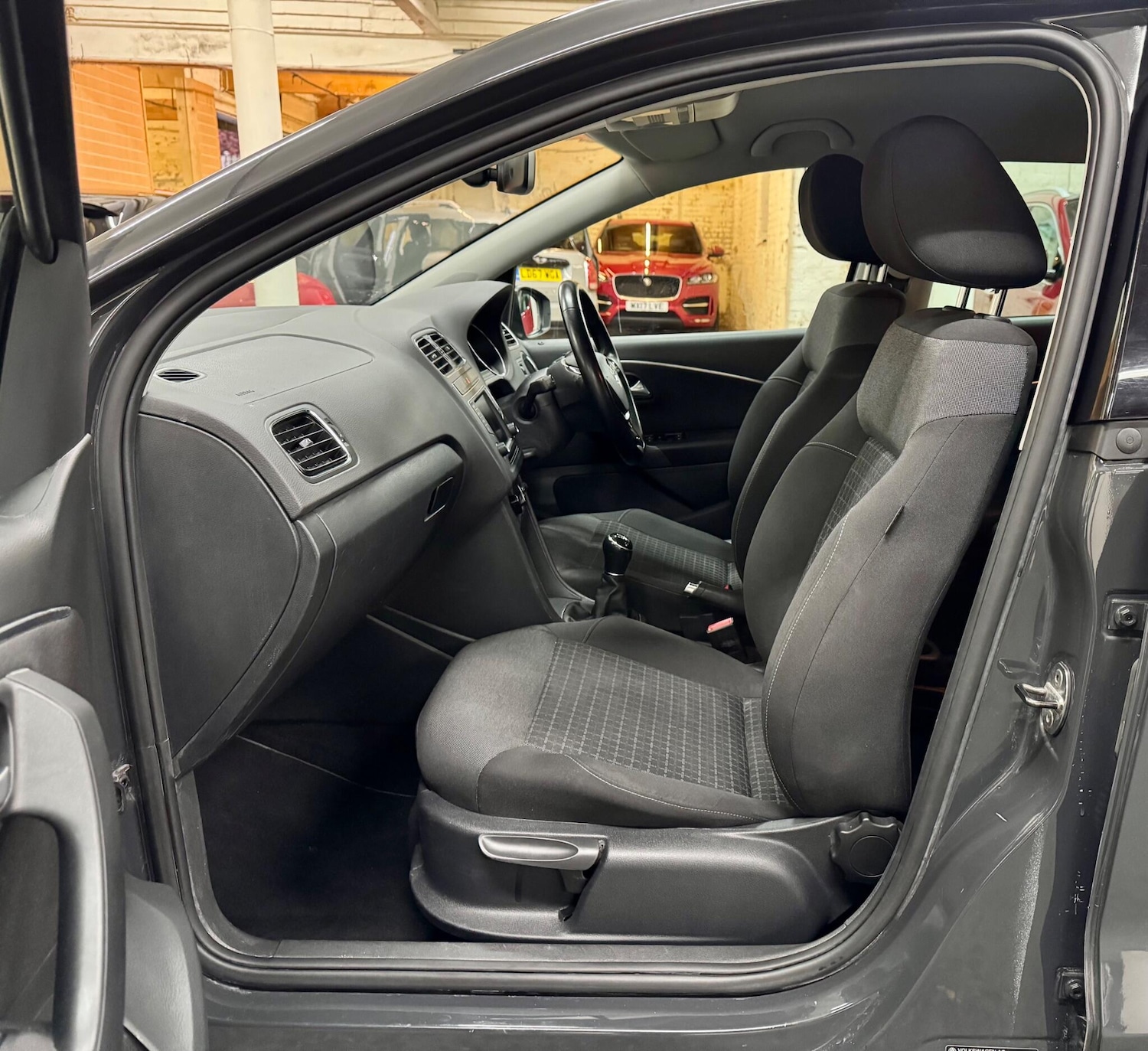 Used Volkswagen Polo 2017 for sale - 76949830: Photo 16