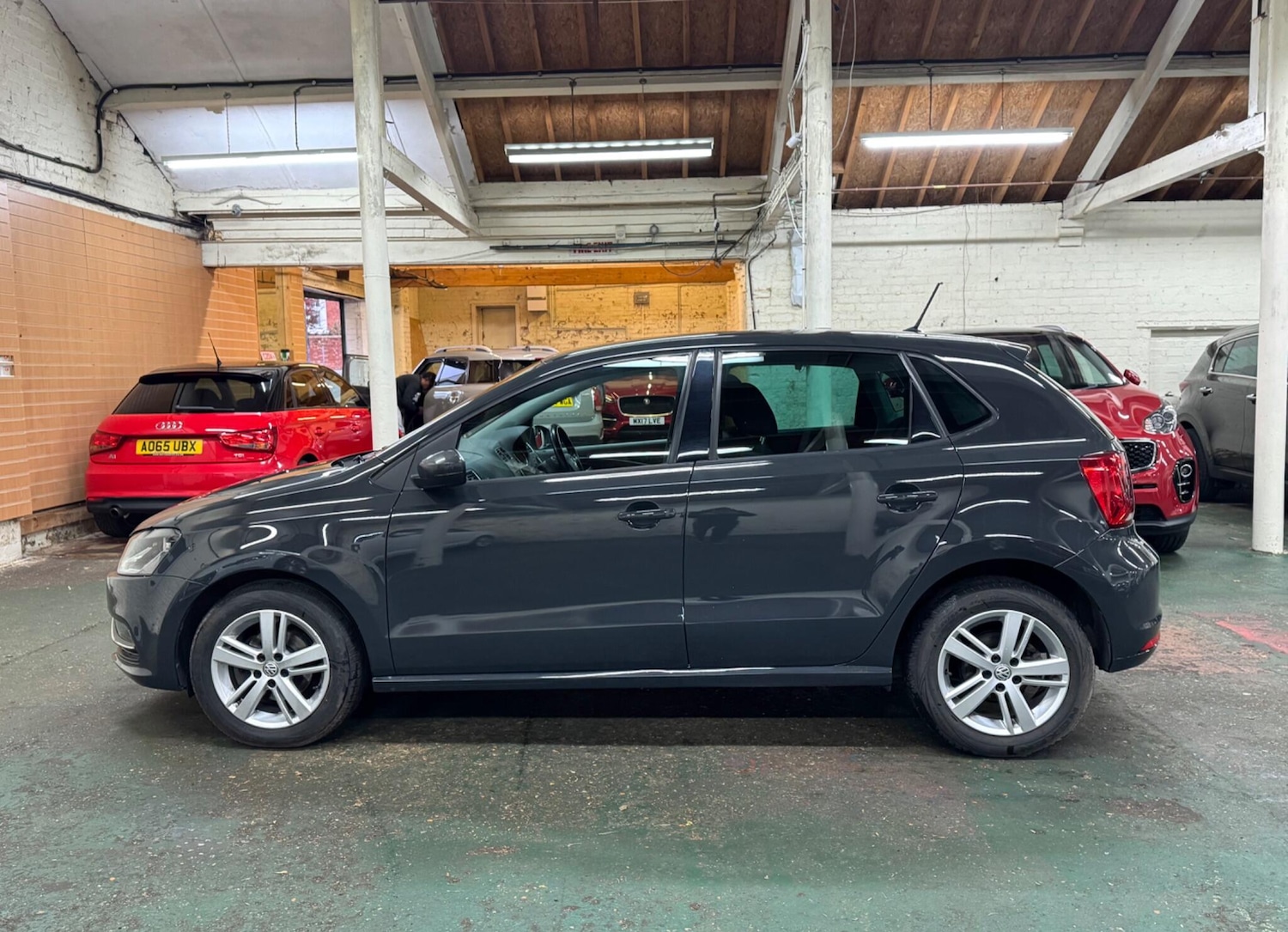 Used Volkswagen Polo 2017 for sale - 76949830: Photo 5