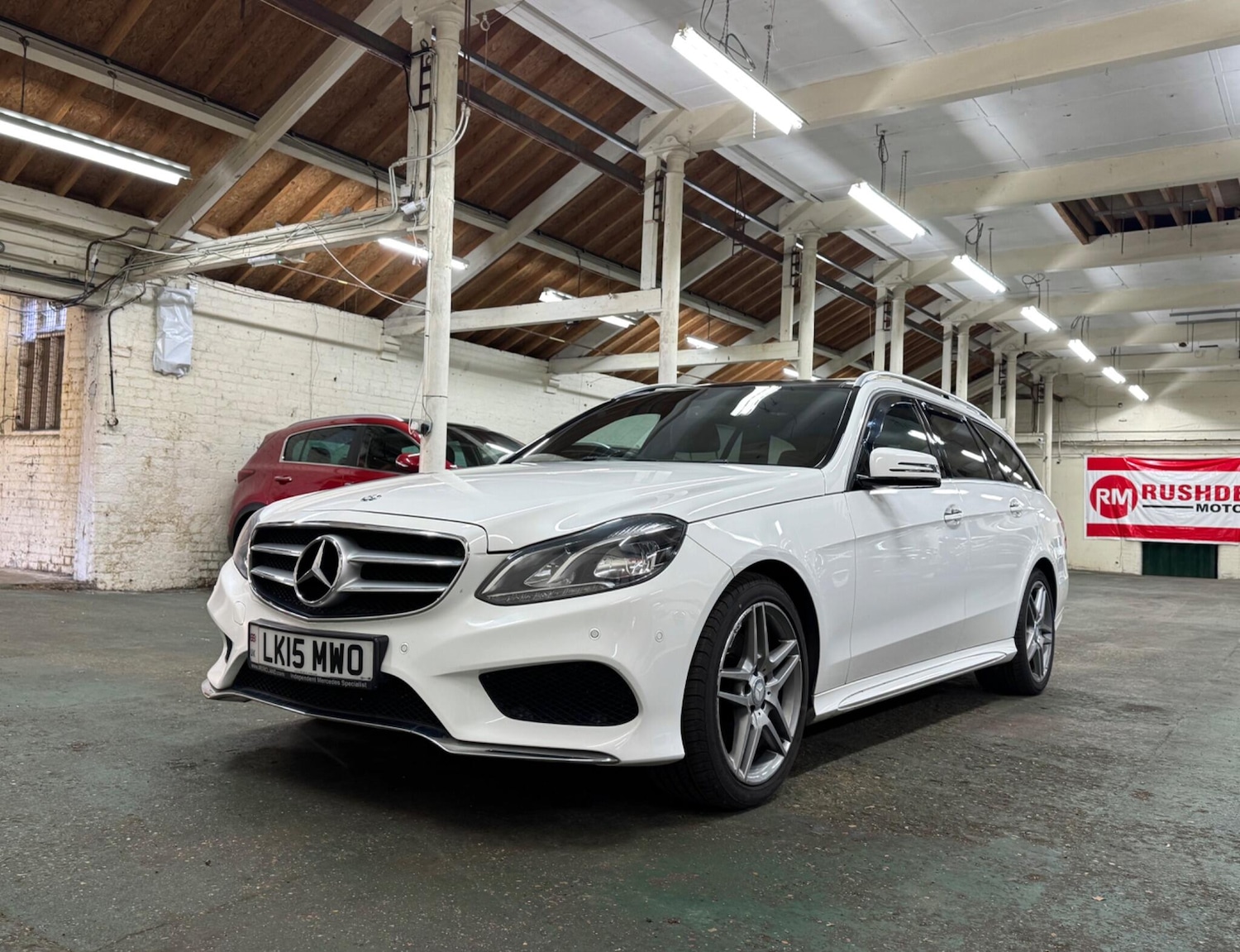 Used Mercedes-Benz E Class 2015 for sale - 77020261: Photo 4