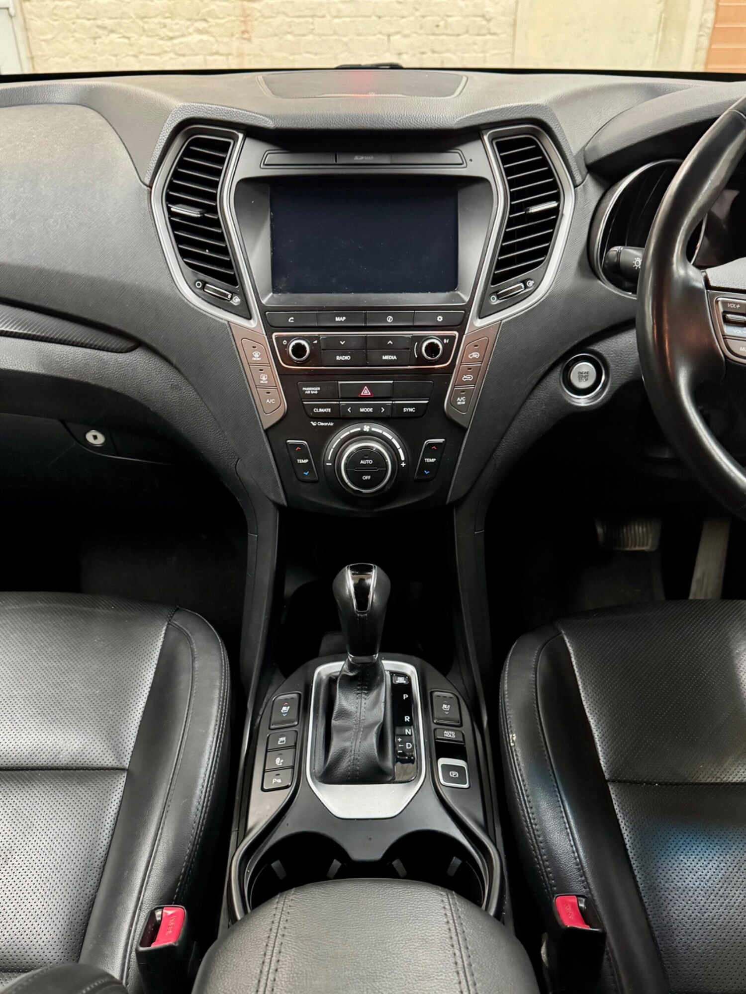 Used Hyundai Santa Fe 2016 for sale - 77841654: Photo 15